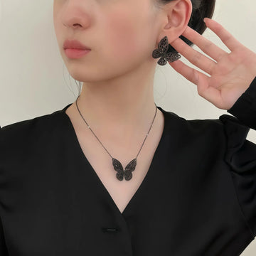AUR 墨蝶ブラックピアス - AUR