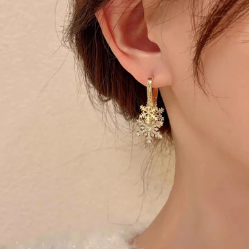 AUR 雪の結晶ピアス - AUR