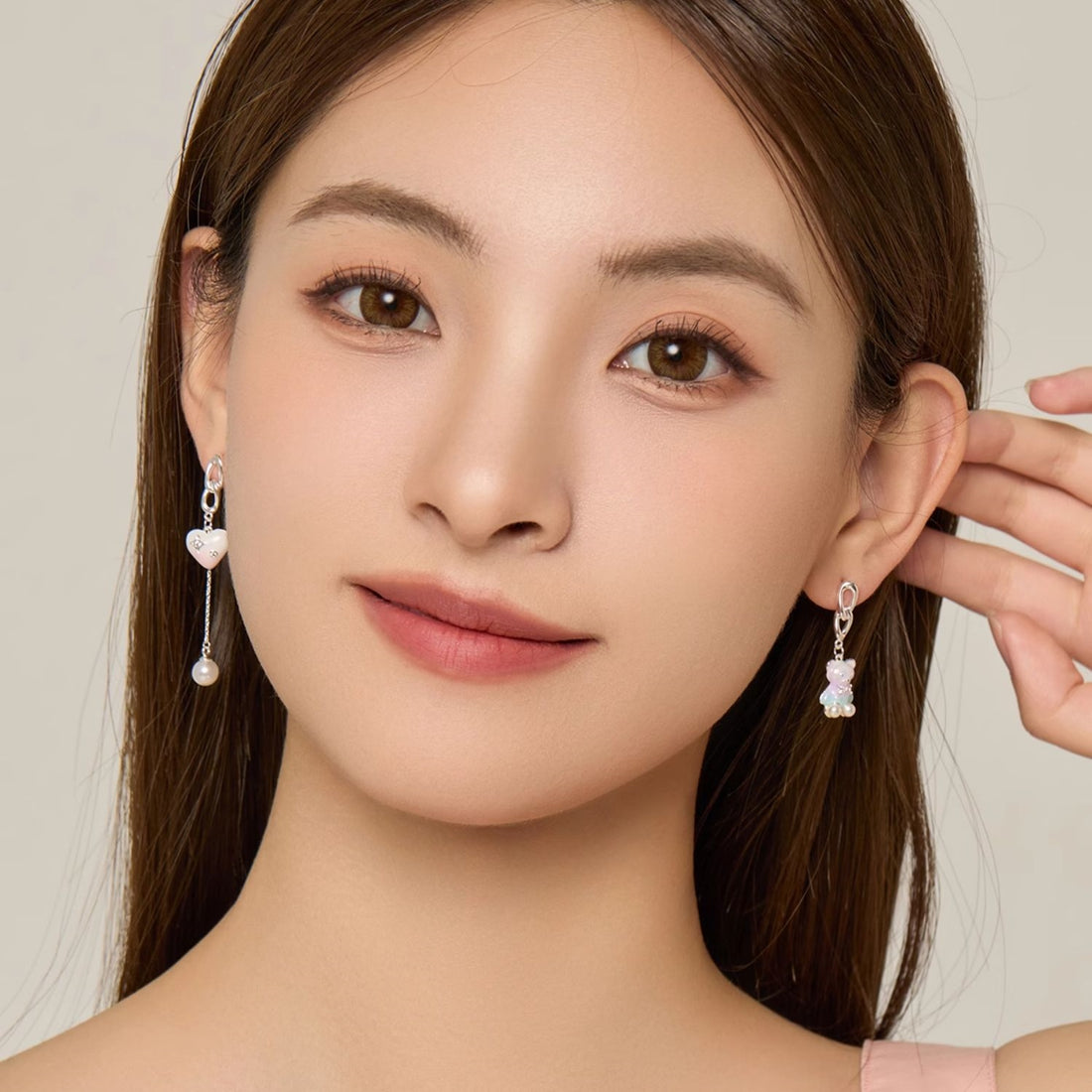 AUR 小熊とハートの非対称ピアス