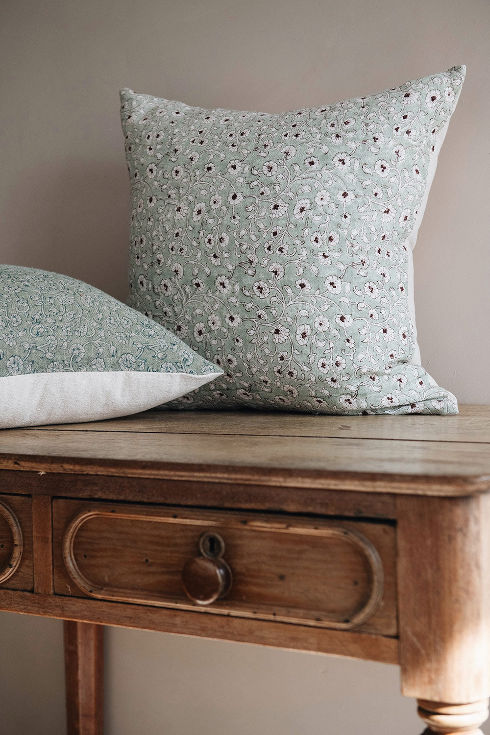 Linen Hand Block-Printed Pillow Cover No. 0231 - AUR