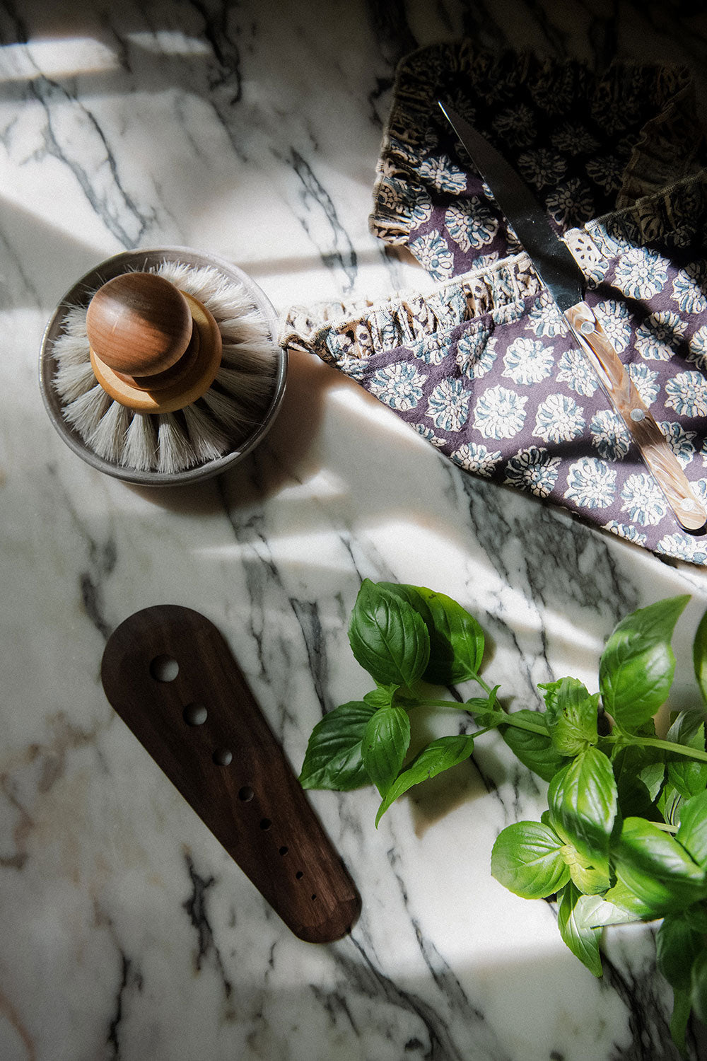 Simple Ceramic Dish Brush Holder - AUR